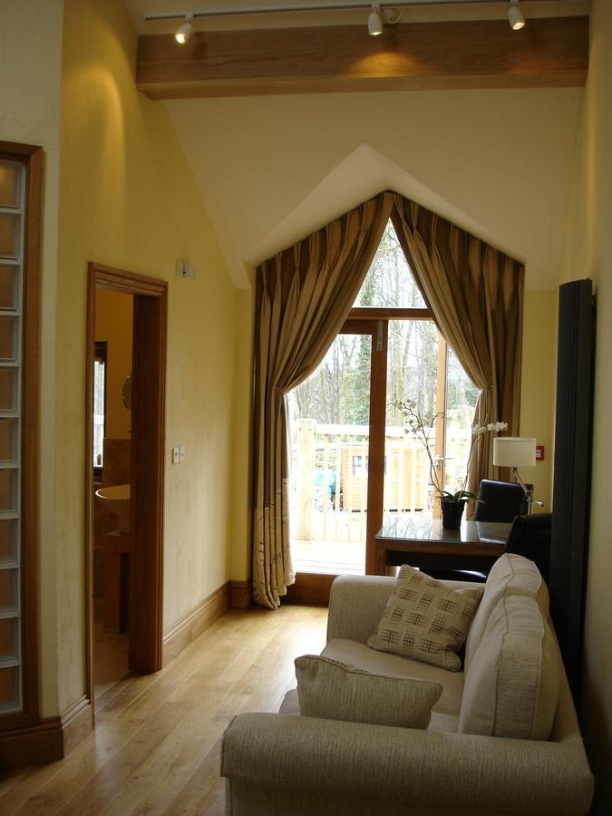 The Kinmel Arms Hotel Abergele Room photo