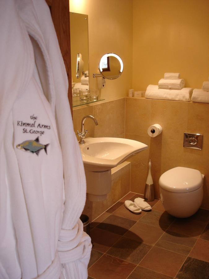 The Kinmel Arms Hotel Abergele Room photo