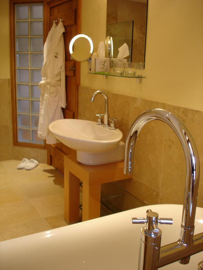 The Kinmel Arms Hotel Abergele Room photo
